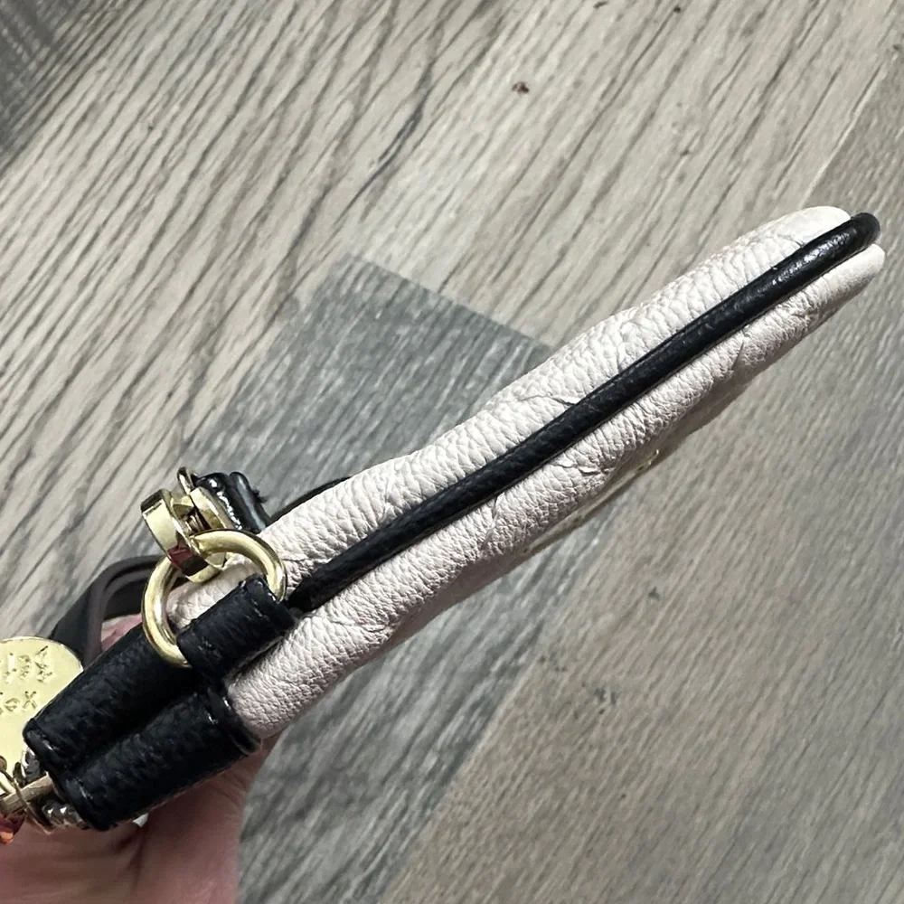 Betsey‎ Johnson Houdini Cream and Black Quilted Wristlet